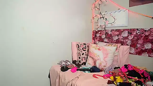 EnchantingLisa webcam