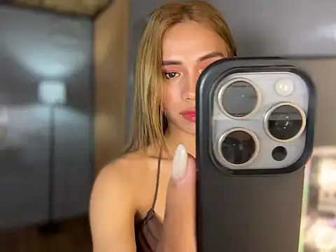 Lovelynikki03 webcam