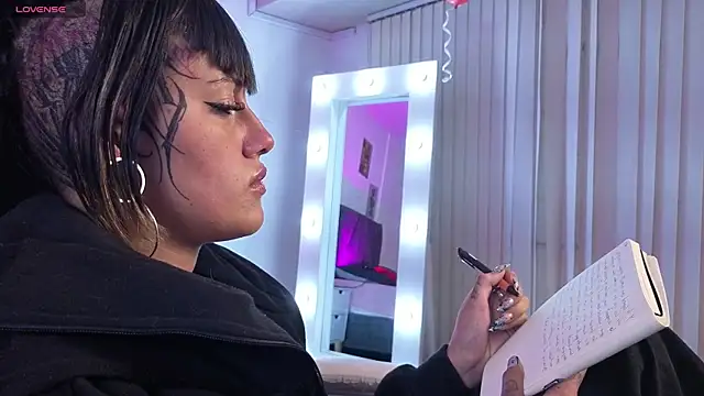 _sharlotte777 webcam