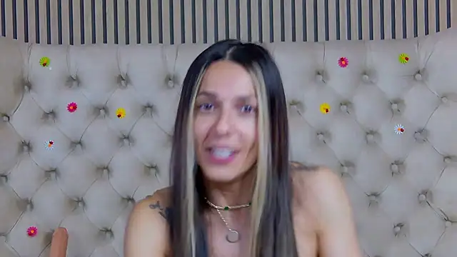 PlayfulShow webcam