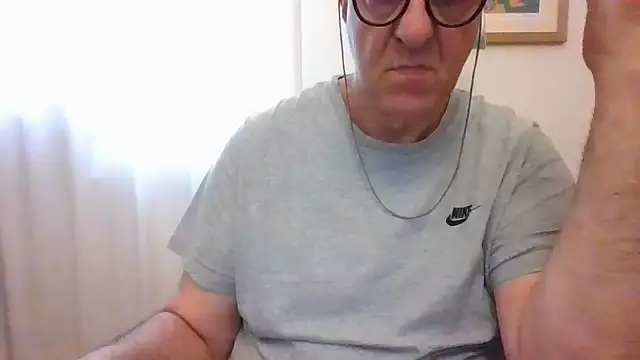 ANONIMO7735 webcam