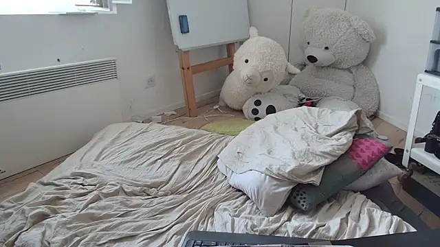 CeriseLapine webcam