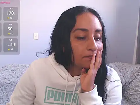 erotic_lov (F young) - Show teeth