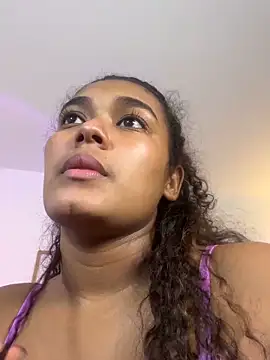 aleja_montiel__ webcam