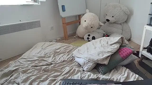 CeriseLapine webcam
