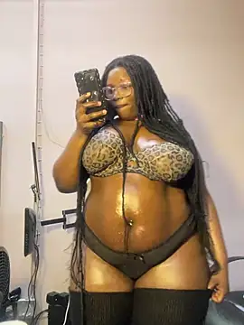 CurvyCocoxxx