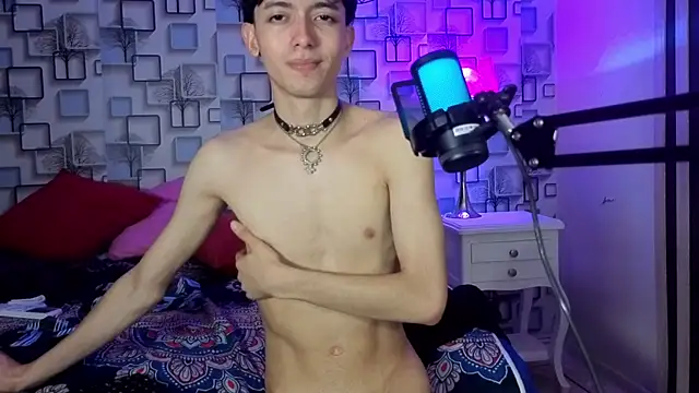 Twink_Sebas7 live sex cam