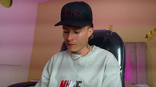 nascary_fox (M twink) - cum public