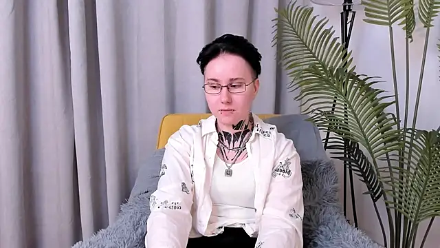 leonosbey (F young) - Show your piercing