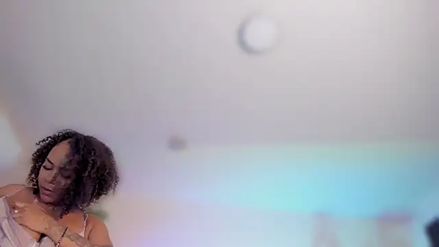 YariRose webcam