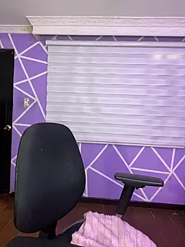 MiiaaJoness webcam
