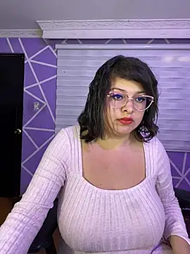 MiiaaJoness webcam