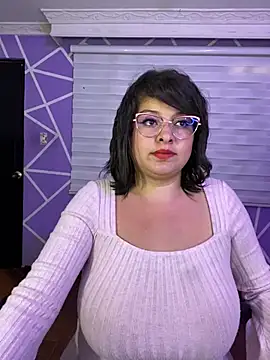 MiiaaJoness webcam