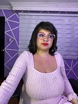 MiiaaJoness webcam