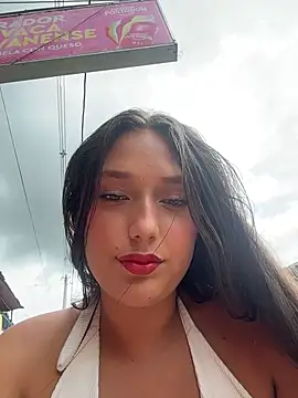 naughty-samanta- (F teen) - Sacar tetas y chupar en público