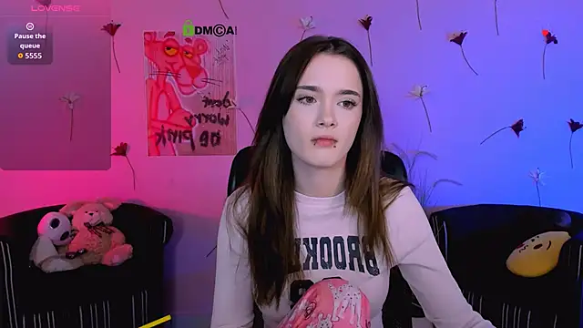 liana_kisses webcam