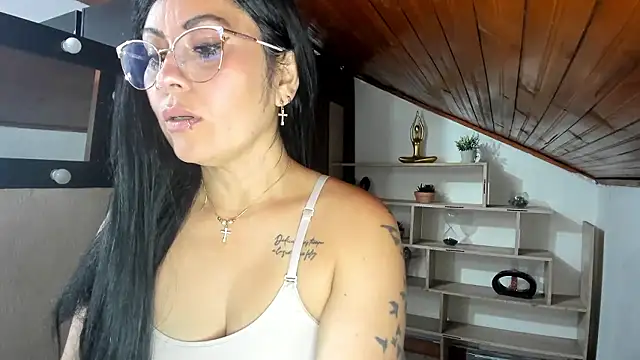 Tania_mature live sex cam