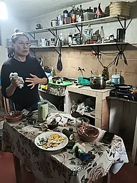 LaInsaciableIntensa live sex cam