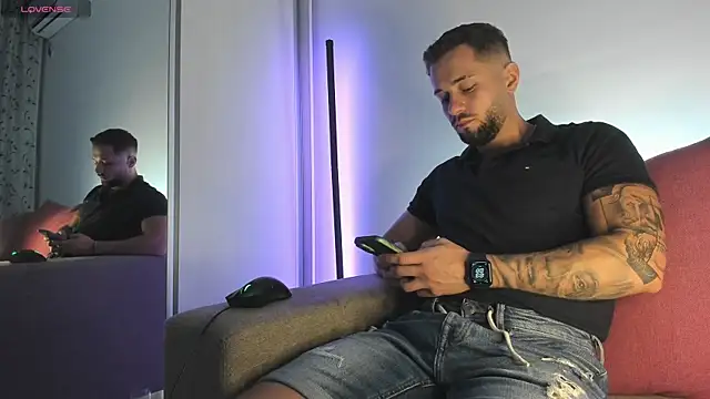 nicholasX1 webcam