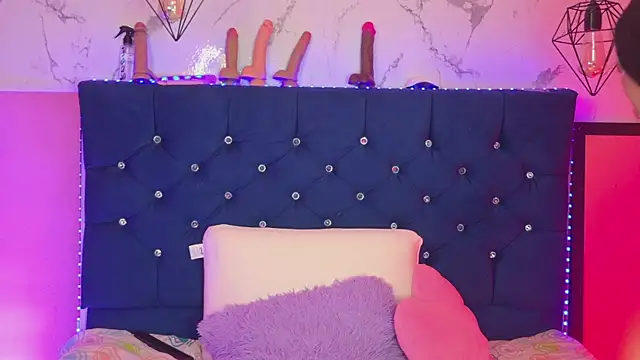 Dakotaa_Johnson webcam