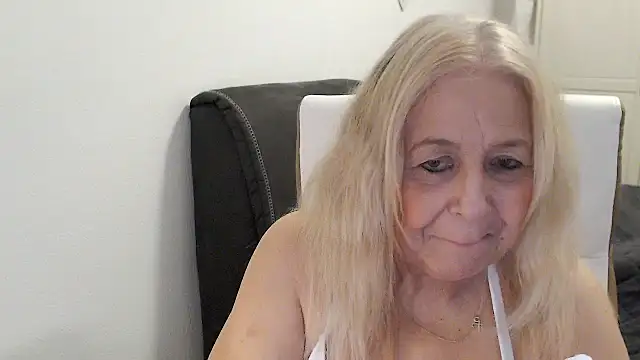 SusiLifeXXX webcam