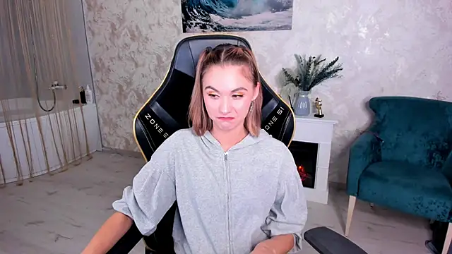 EllaCurtis webcam