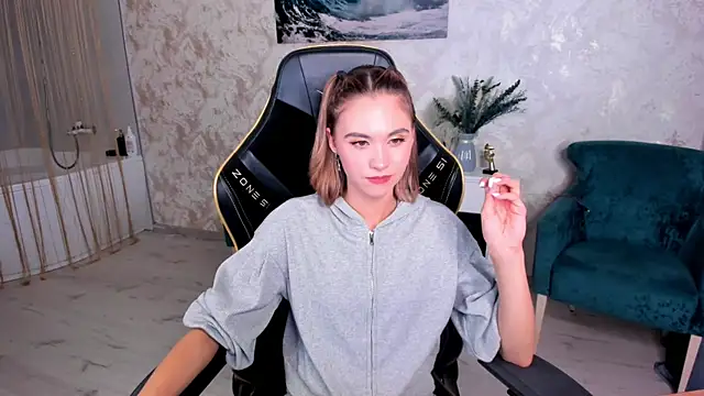 EllaCurtis webcam