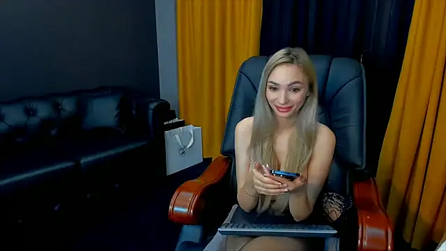 HaleySweet18 webcam