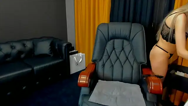 HaleySweet18 webcam