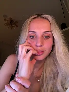 ZoeyLux webcam