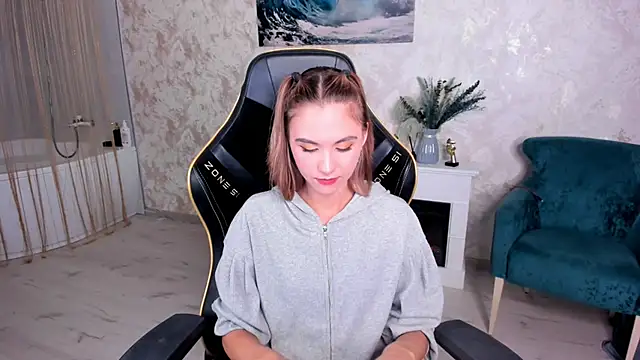 EllaCurtis webcam