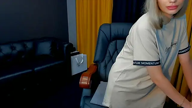HaleySweet18 webcam
