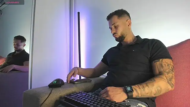 nicholasX1 webcam