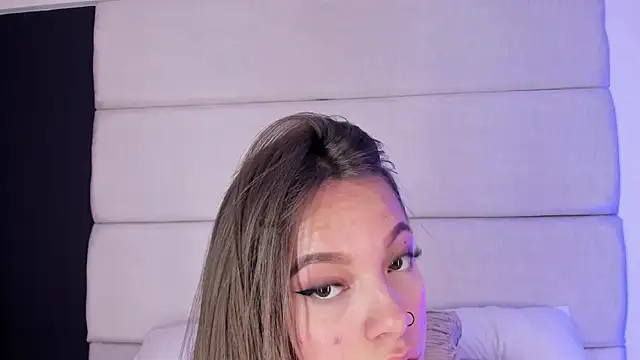 AmmyJones_ webcam