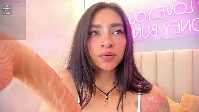 Leamonroe__ webcam