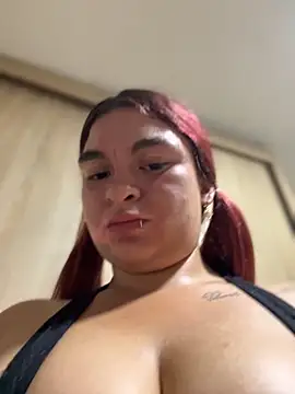MiaLujan_ webcam