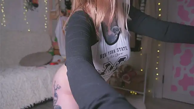 NesThiccDuo webcam