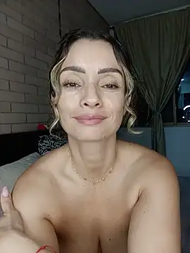 Loly_Horny webcam