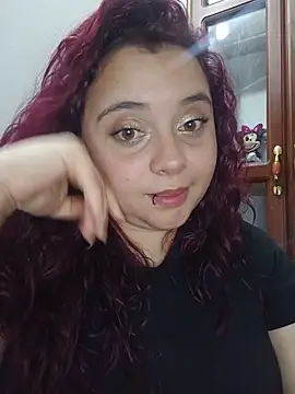 CURVY-HORNY webcam