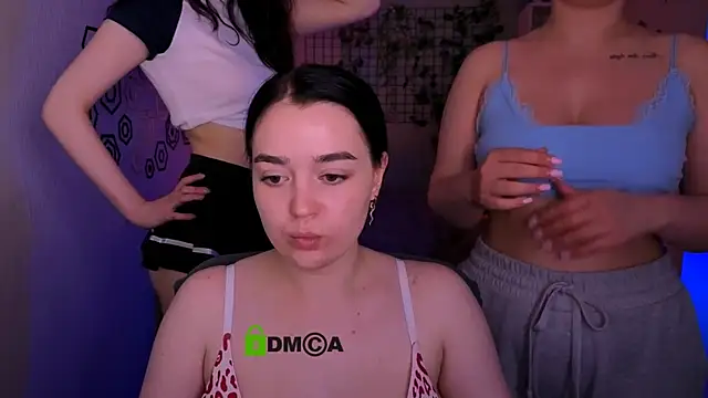 riley_sanders webcam