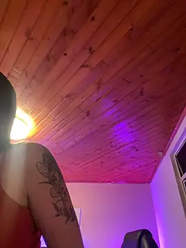 Isabella18_pink webcam