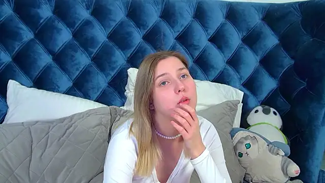 TinnaBurton webcam