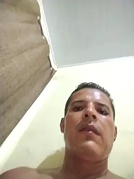 Alvarito_25 webcam