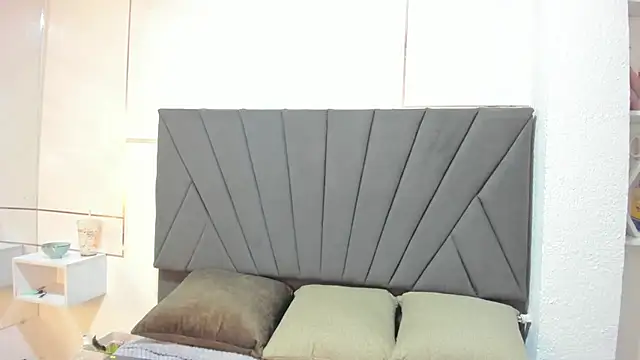 LesliePetit webcam