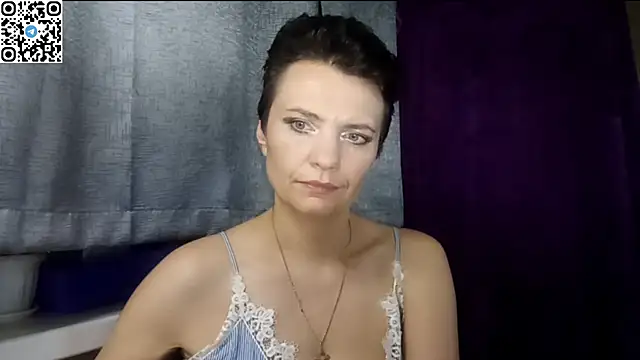 HotMamaQueen234 webcam