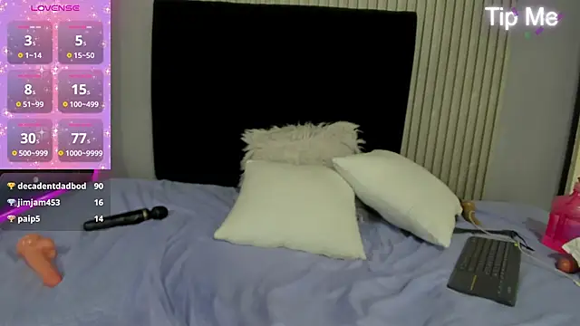 Paulinna_Curvy webcam