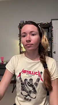 Mini_girl_do_it_better webcam