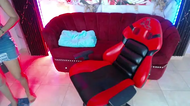 SCARLET_ROUSE_M webcam