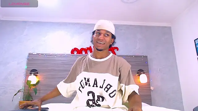 Dilan_Hall webcam