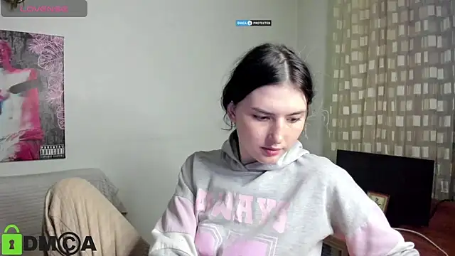 Kira_Devi webcam